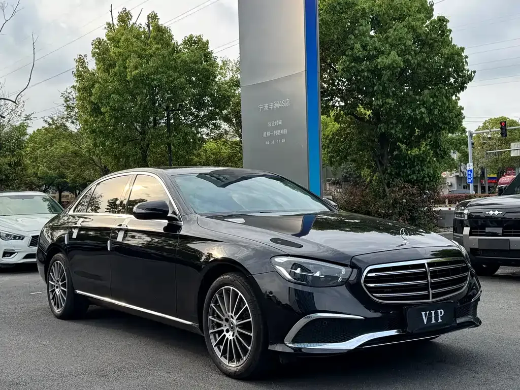 Mercedes-Benz E-Class — фото 10