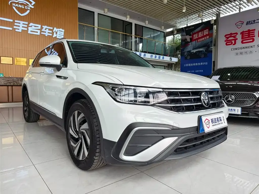 Volkswagen Tiguan L — фото 6