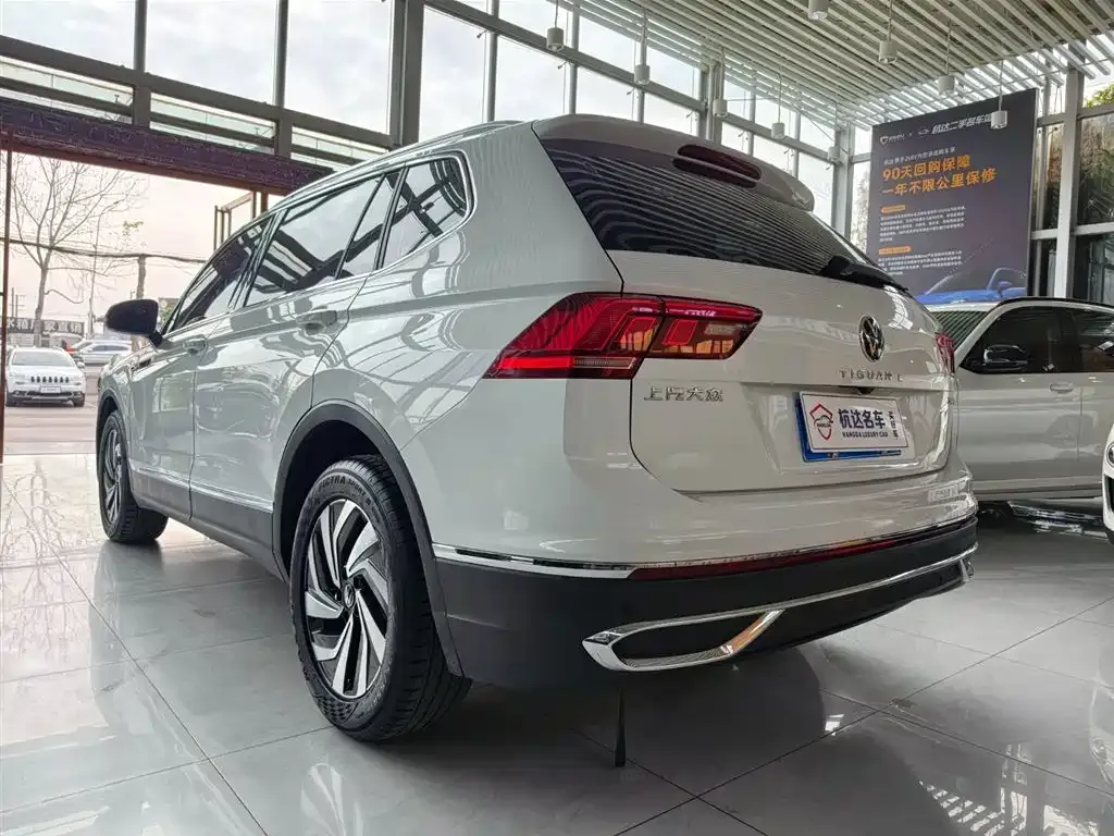 Volkswagen Tiguan L — фото 5