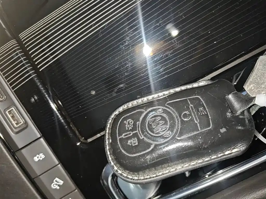 Buick Enclave — фото 10