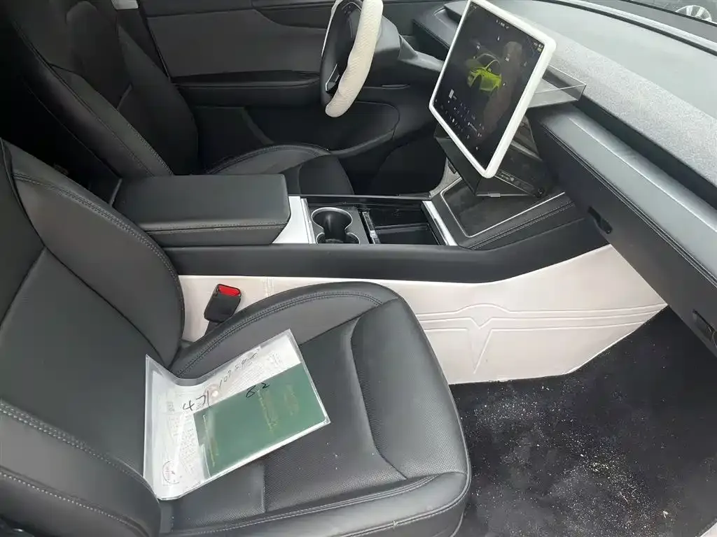 Tesla Model Y — фото 5
