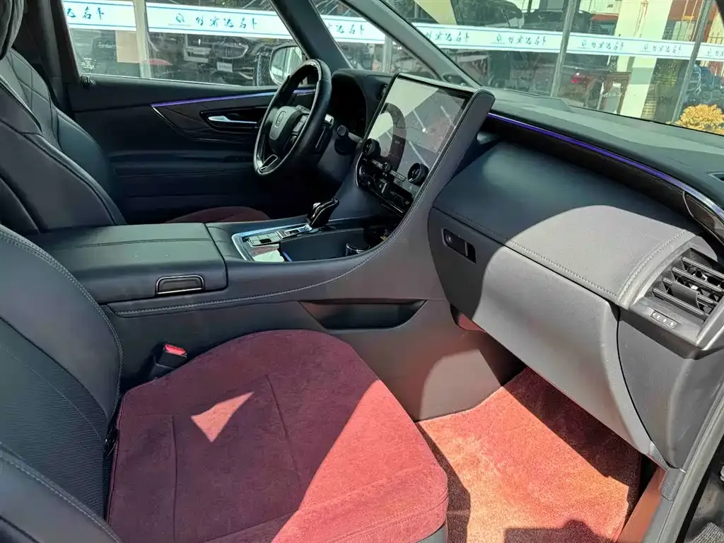Toyota Vellfire — фото 4