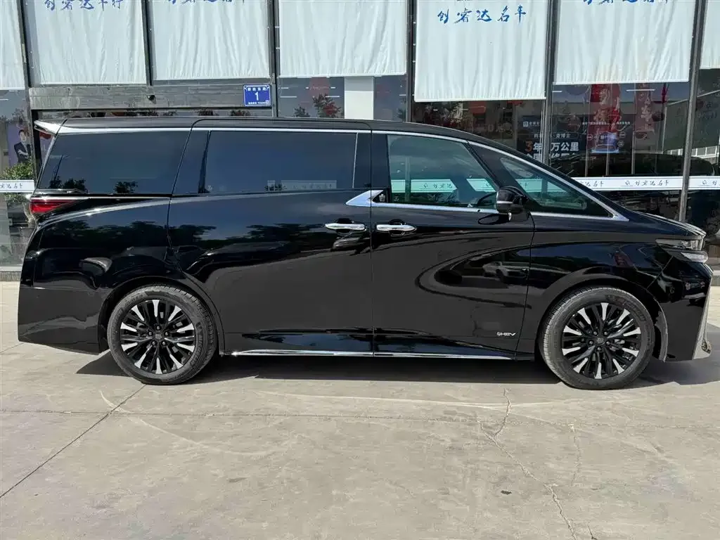 Toyota Vellfire — фото 7