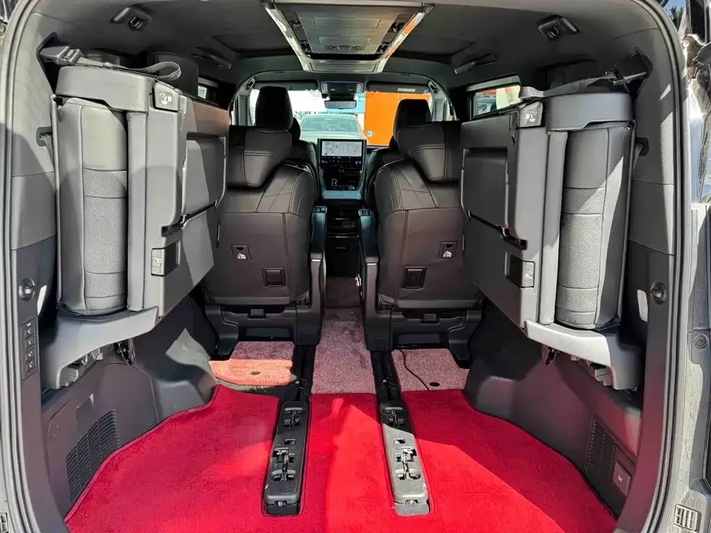 Toyota Vellfire — фото 10