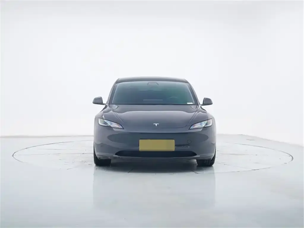 Tesla Model 3 — фото 3