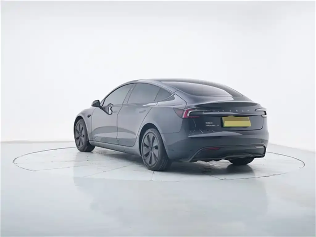Tesla Model 3 — фото 4