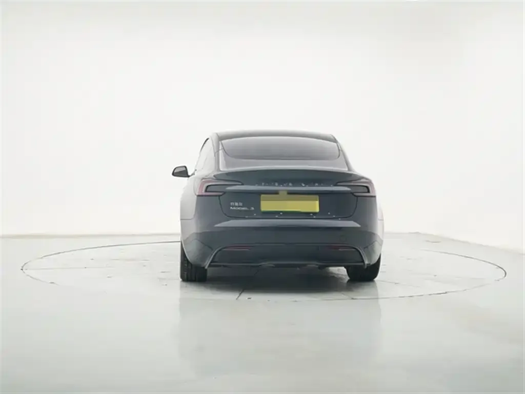 Tesla Model 3 — фото 6