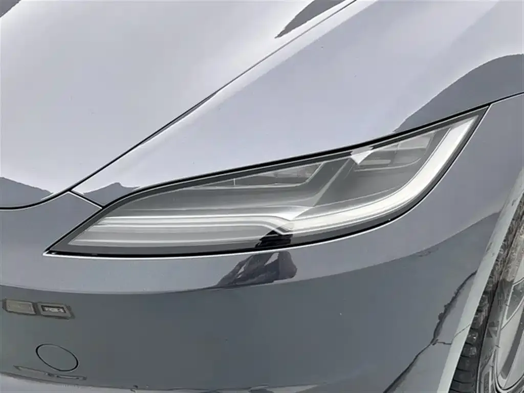 Tesla Model 3 — фото 2