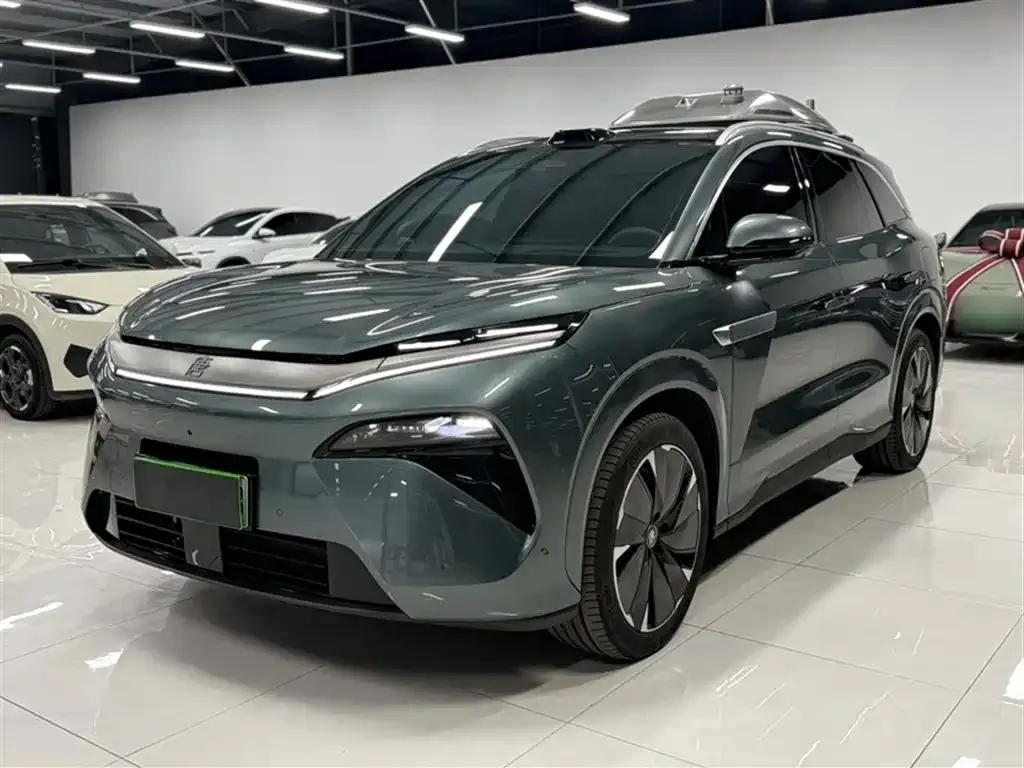 BYD Tang L — фото 1