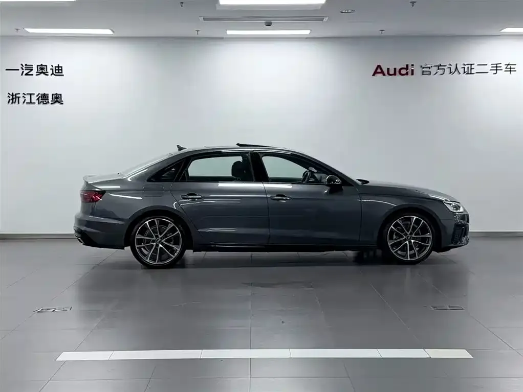 Audi A4L — фото 2