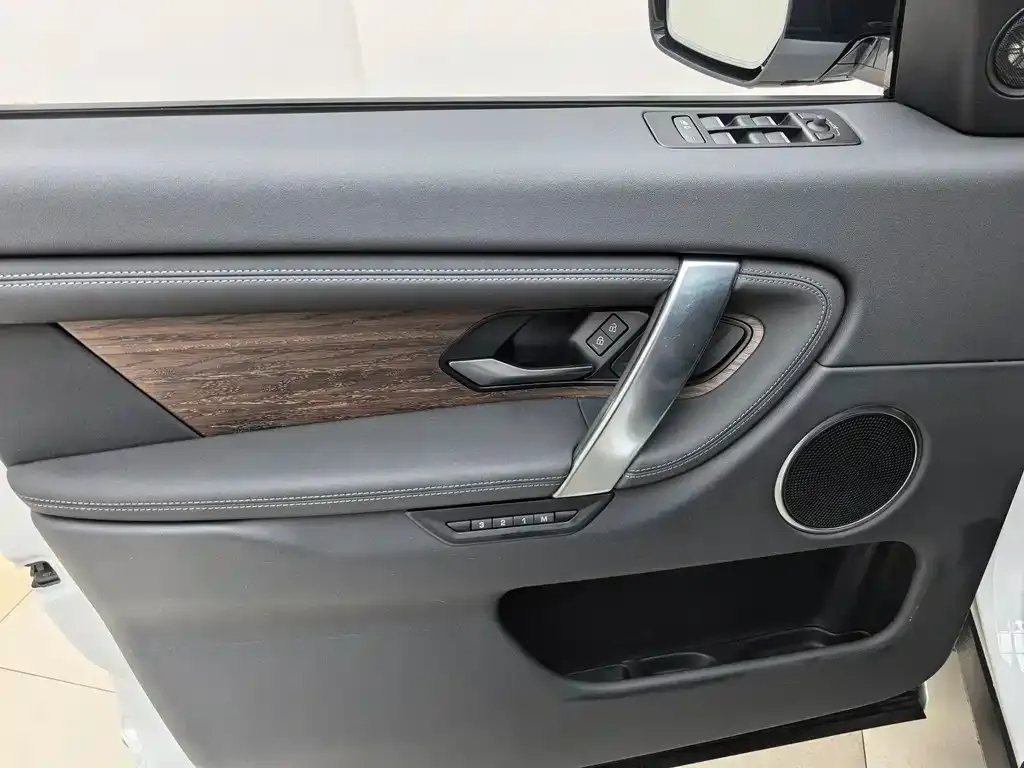 Land Rover Discovery Sport — фото 10