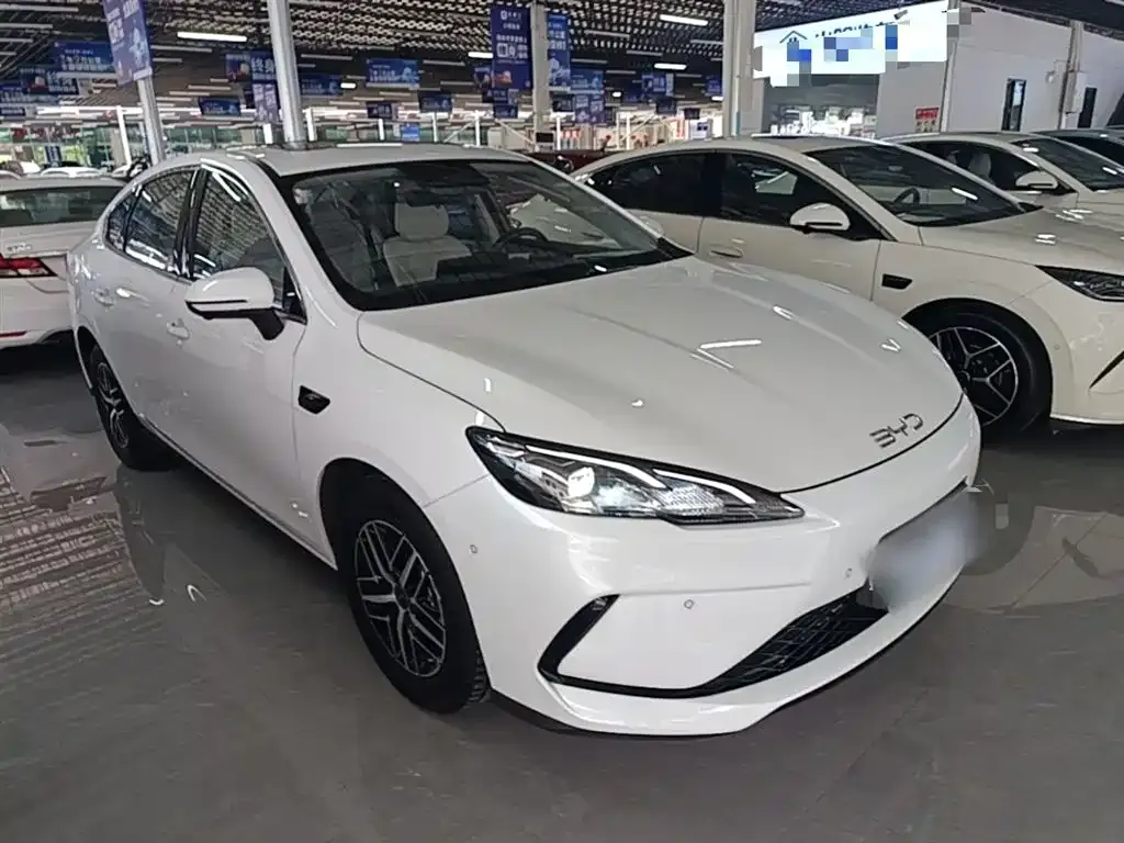 BYD Seal 05 DM-i — фото 7