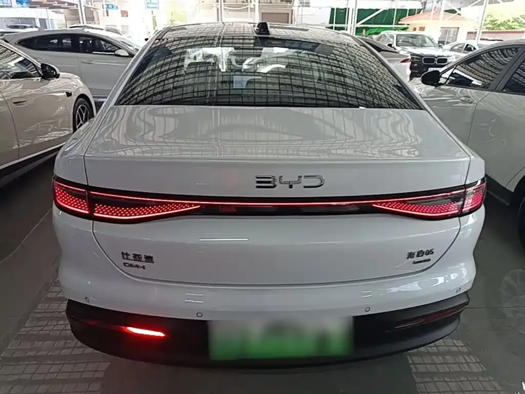 BYD Seal 05 DM-i — фото 6