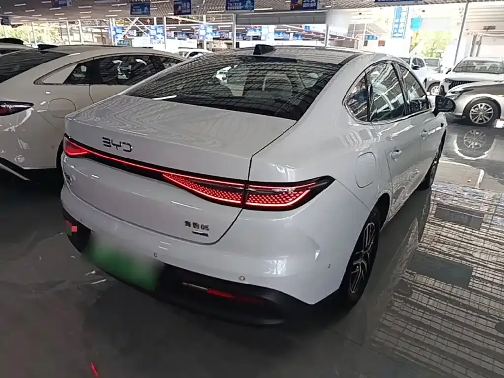 BYD Seal 05 DM-i — фото 8