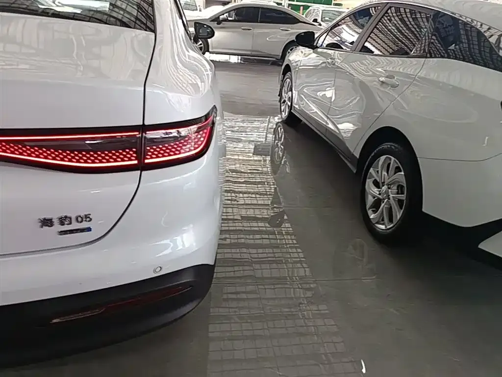 BYD Seal 05 DM-i — фото 10