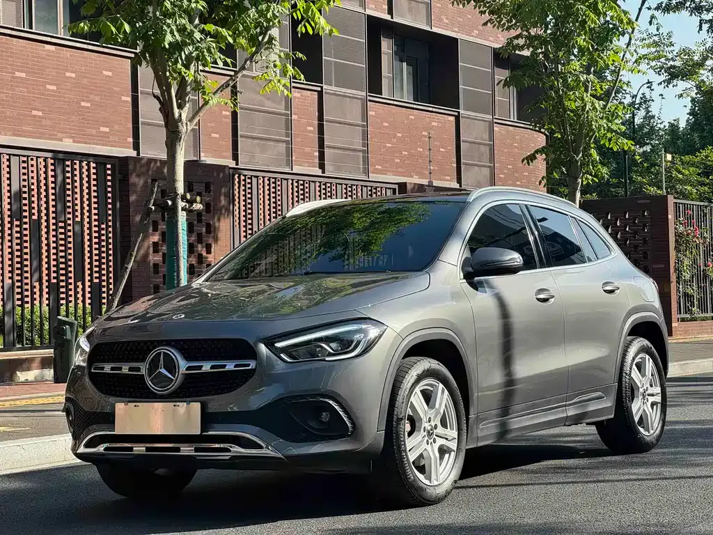 Mercedes-Benz GLA — фото 1