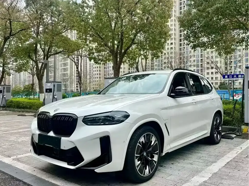 BMW iX3
