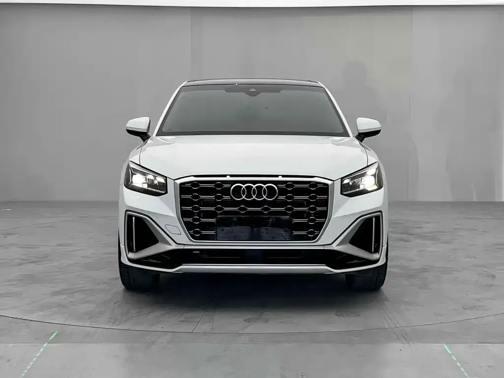 Audi Q2L — фото 3