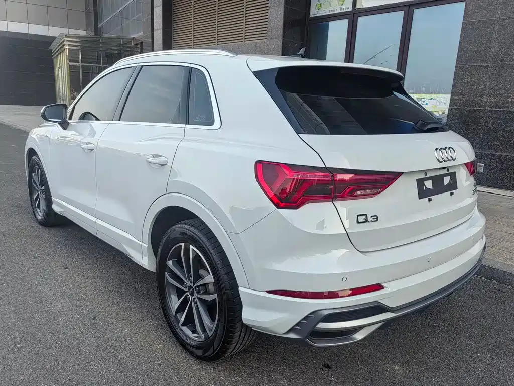 Audi Q3 — фото 10