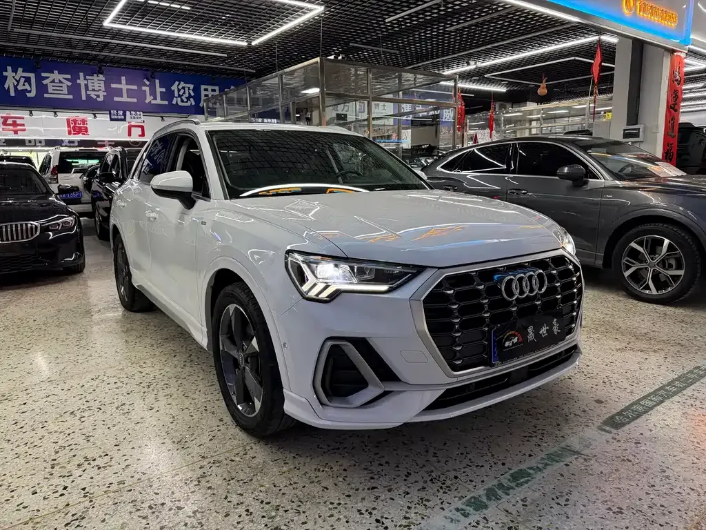 Audi Q3 — фото 10