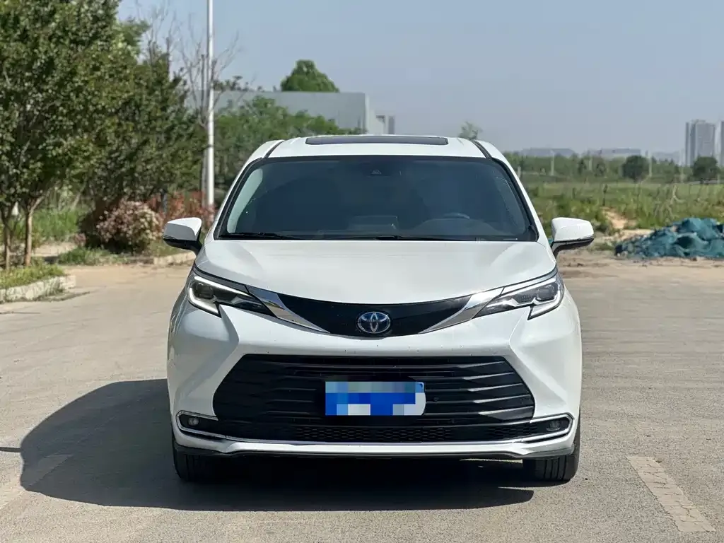 Toyota Sienna 2024 из CN, фото 7