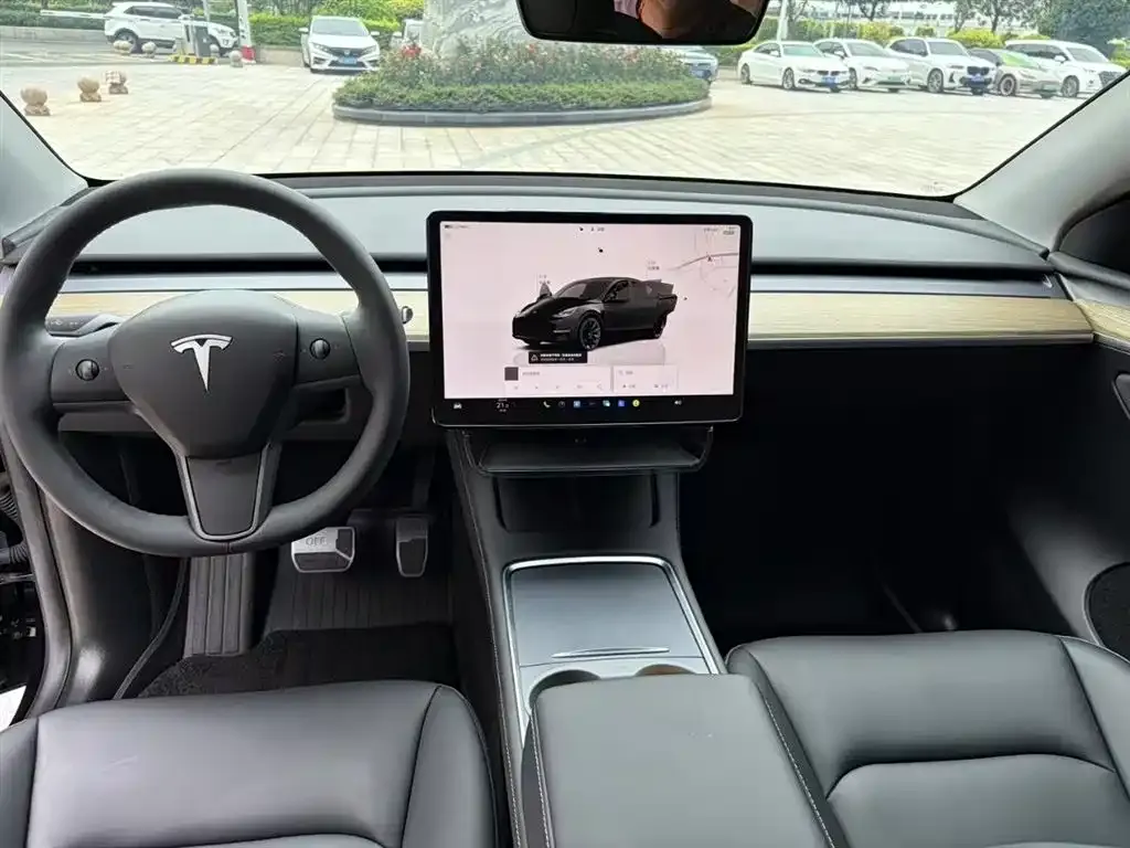 Tesla Model Y — фото 5