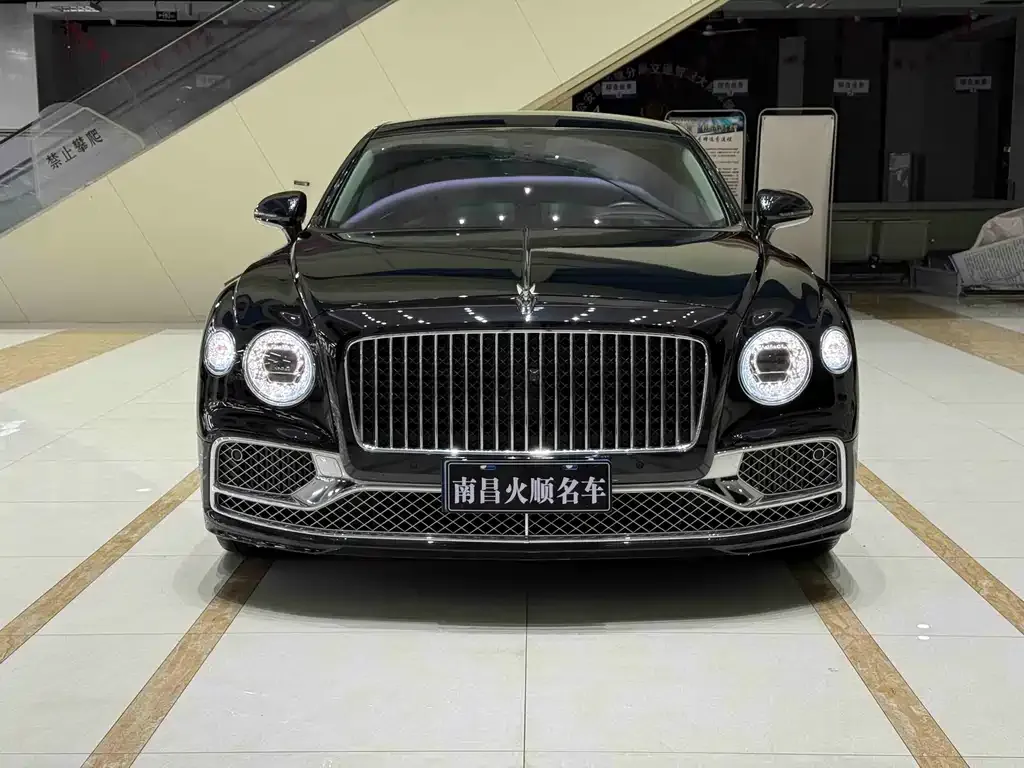 Bentley Flying Spur — фото 10