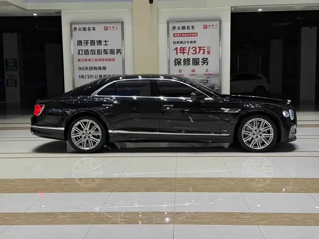 Bentley Flying Spur — фото 7