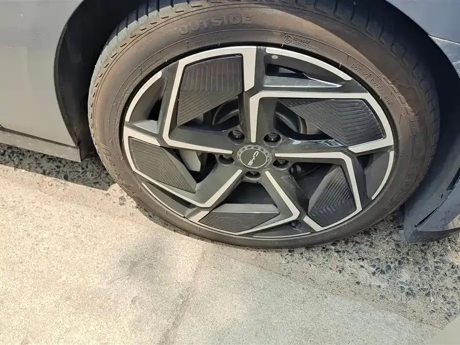 BYD Seal — фото 6