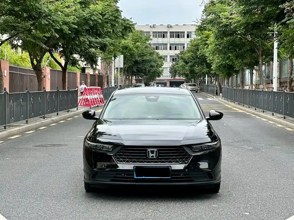 Honda Accord — фото 9