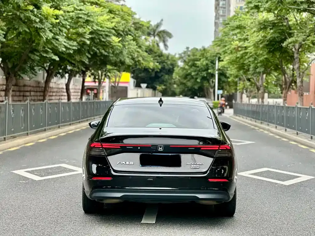 Honda Accord — фото 6