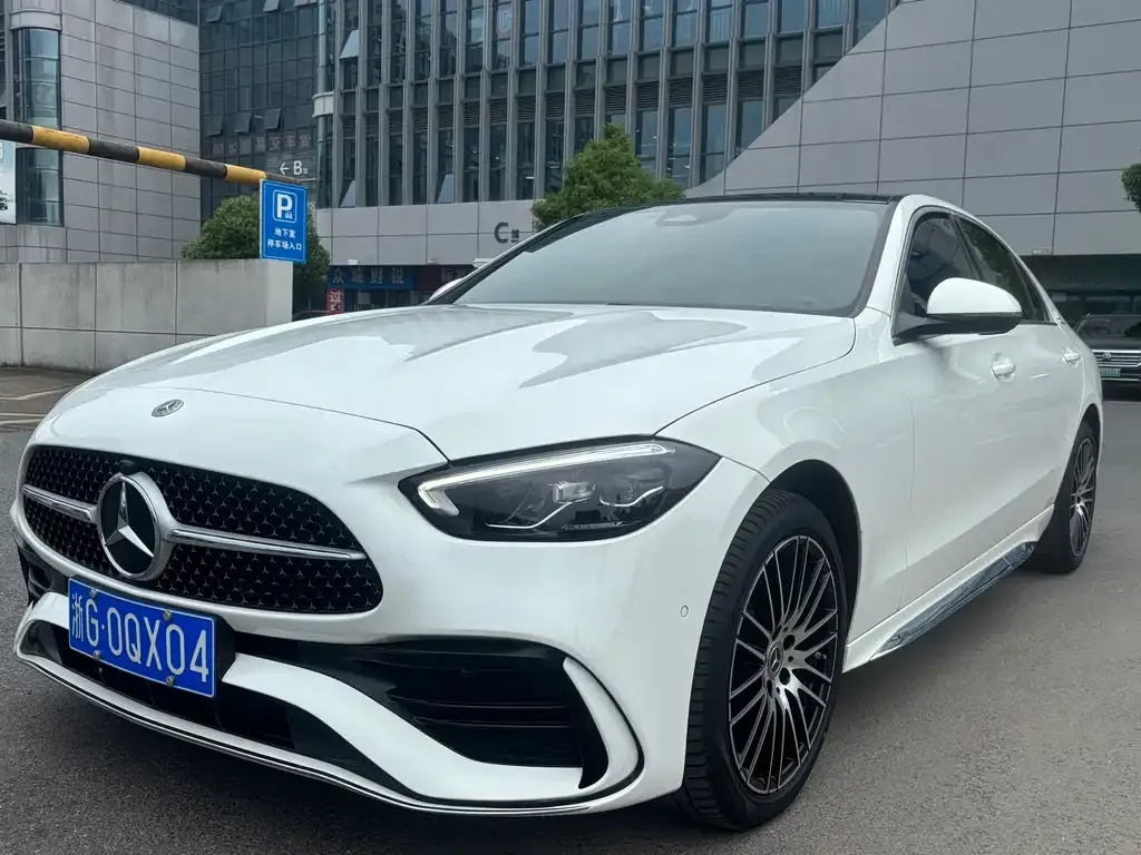 Mercedes-Benz C-Class — фото 1