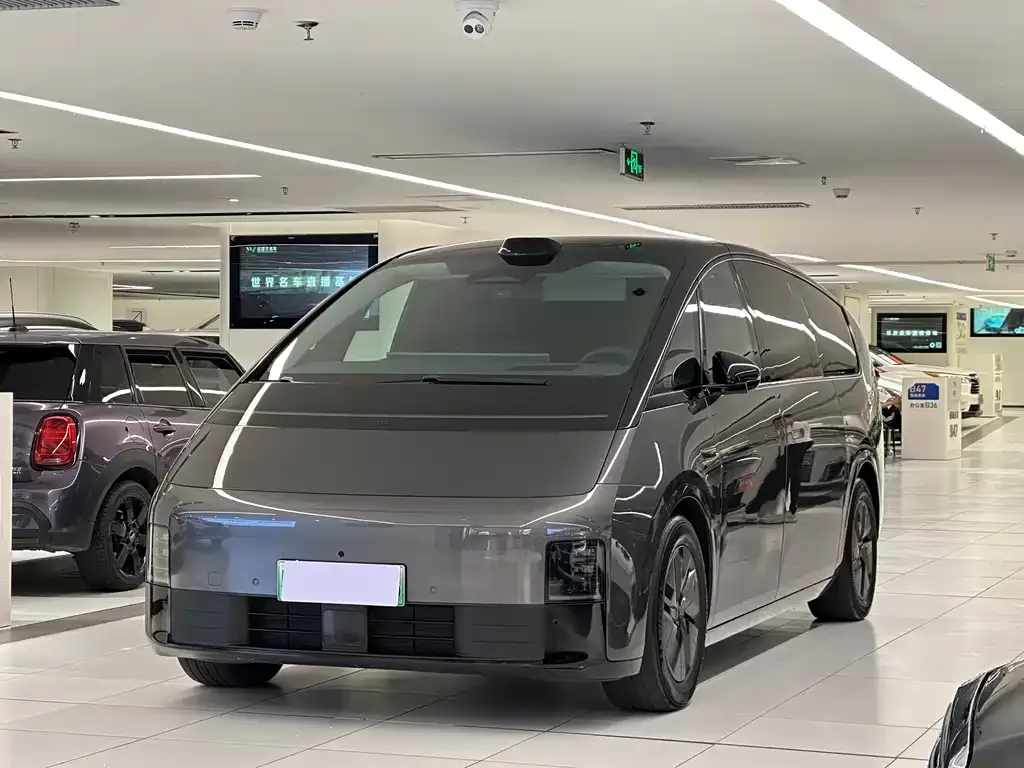 Li Auto MEGA