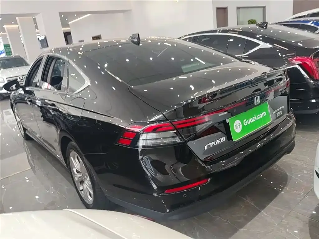 Honda Accord — фото 4