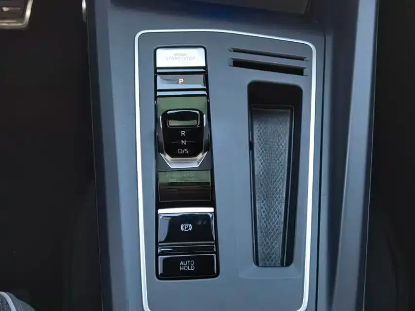 Volkswagen Golf 2021 из CN, фото 3