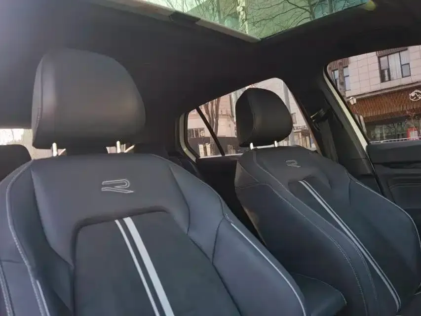 Volkswagen Golf 2021 из CN, фото 2