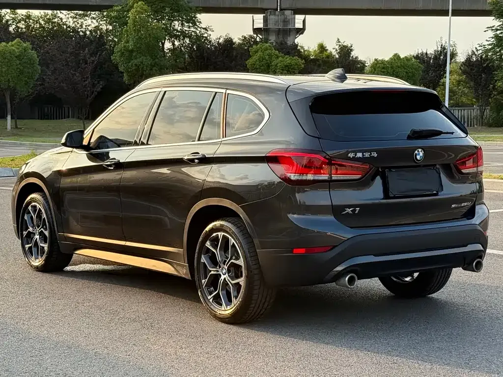 BMW X1 — фото 10