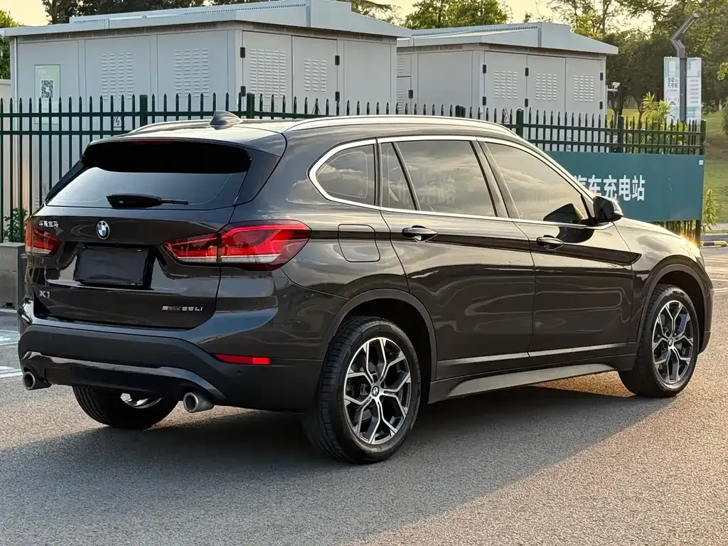 BMW X1 — фото 5