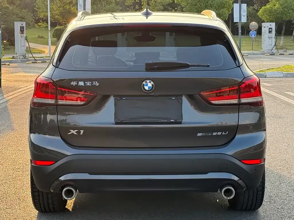 BMW X1 — фото 9