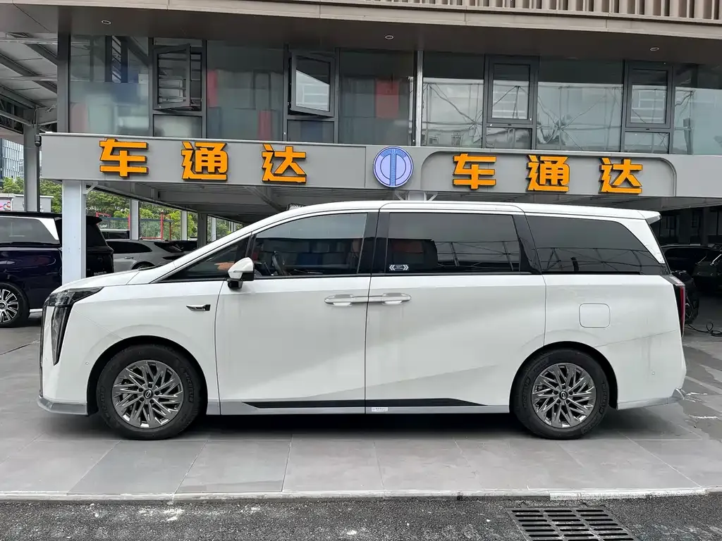GAC Motor Trumpchi M8 — фото 6