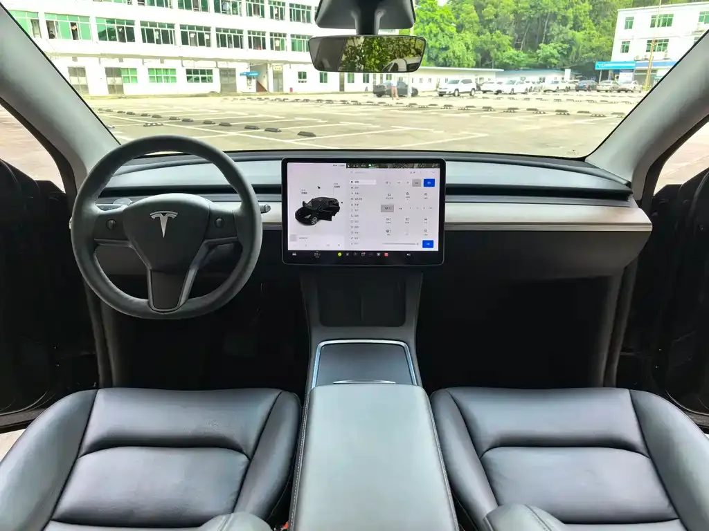 Tesla Model Y — фото 2