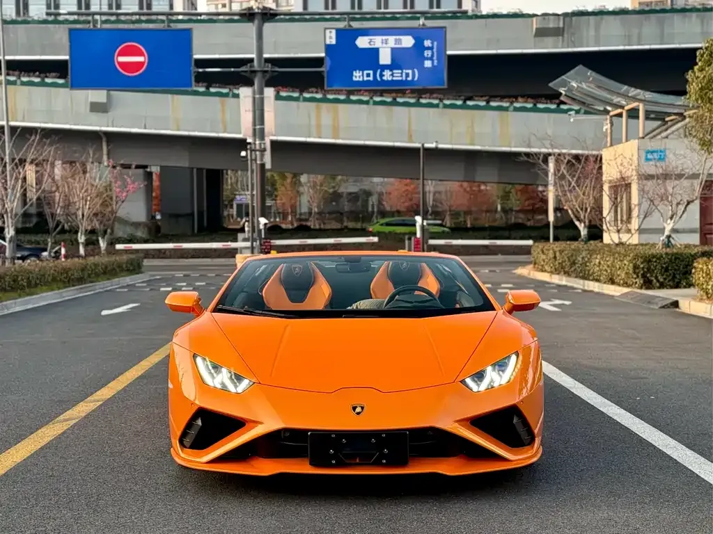 Lamborghini Huracan — фото 1
