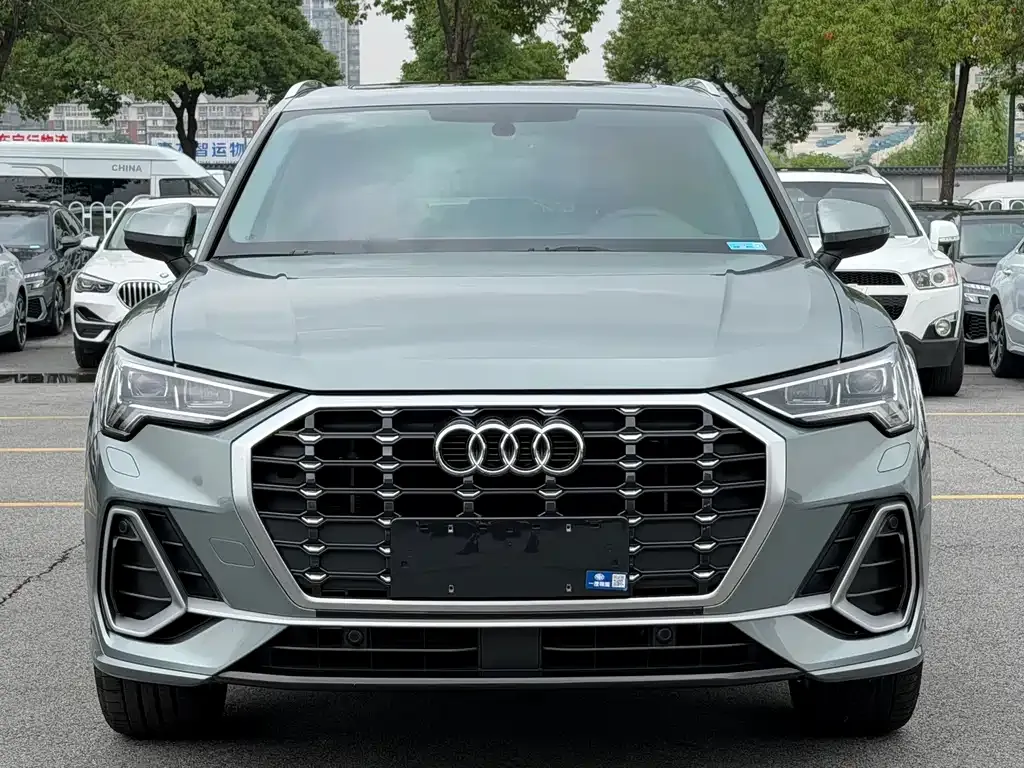 Audi Q3 — фото 10