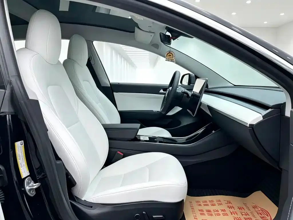 Tesla Model 3 — фото 10