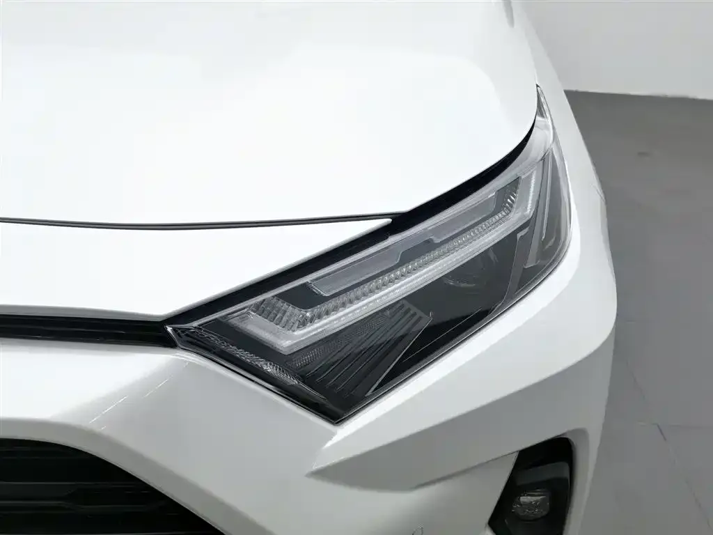 Toyota RAV4 2023 из CN, фото 4
