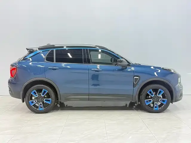 Lynk & Co 01 — фото 6
