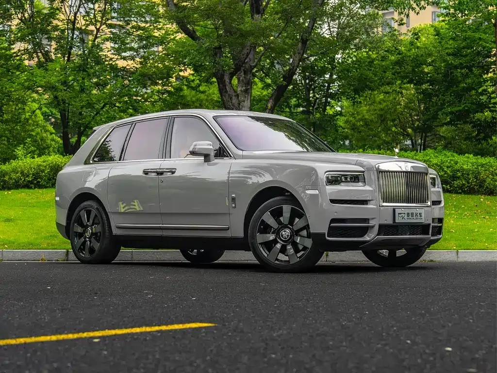 Rolls-Royce Cullinan — фото 10