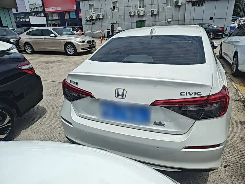 Honda Civic — фото 10