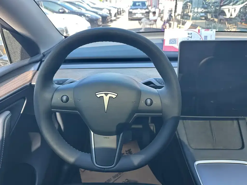 Tesla Model Y — фото 4