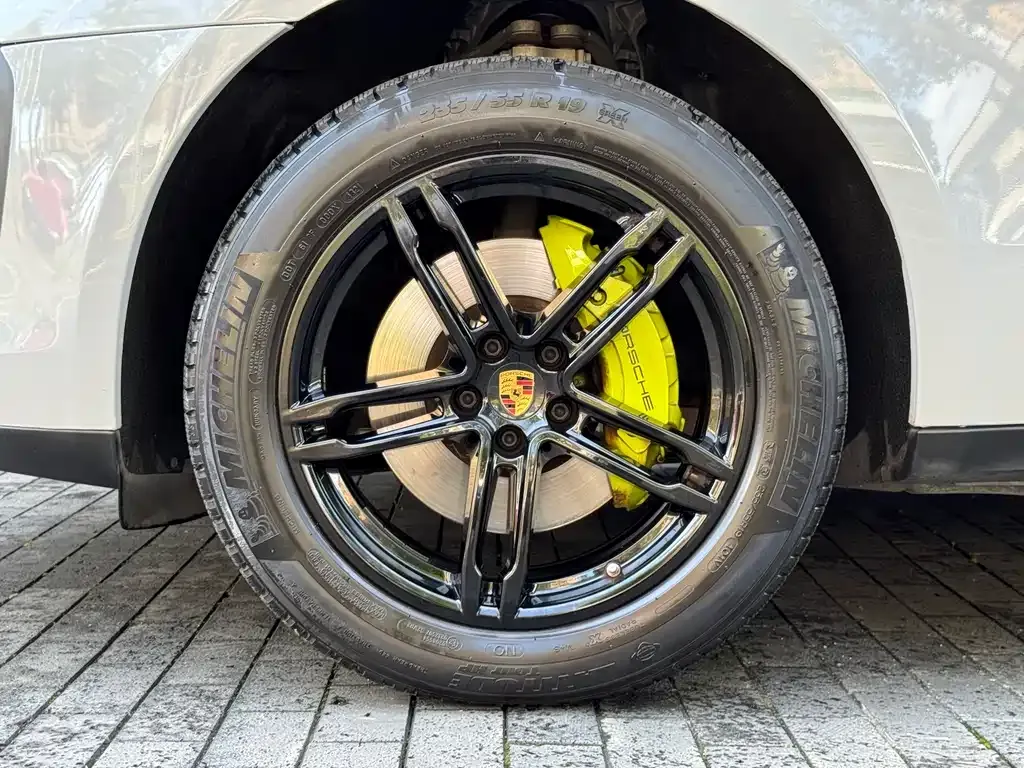 Porsche Macan — фото 8